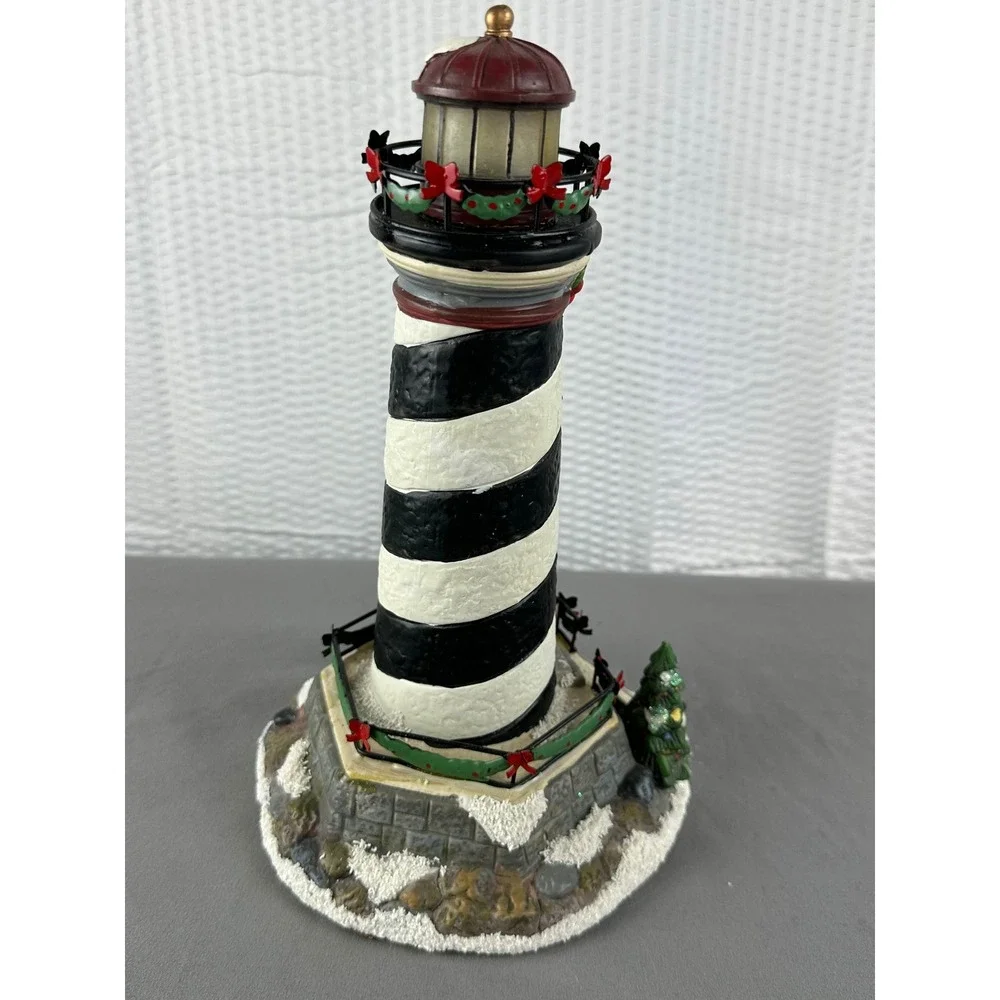 St. Nicholas Square Black & White‎ Lighthouse 2005 Christmas Village